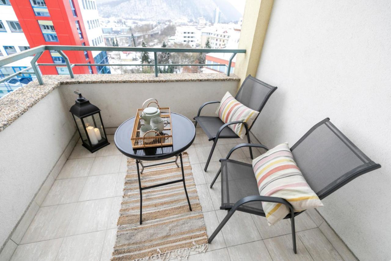 Alure Residences 3 & 24H Self Check-In, Parking In The Garage In The Apartment Building Included, New Building, Terrace, Green Location With A Forest Park With A Lake, Children'S Playground Banska Bystrica Exterior photo